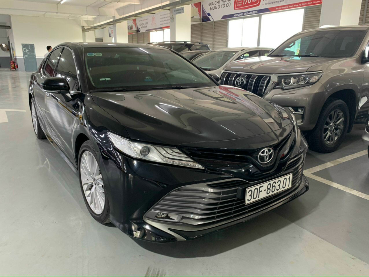 toyota-camry-2.5-2019-Đen1