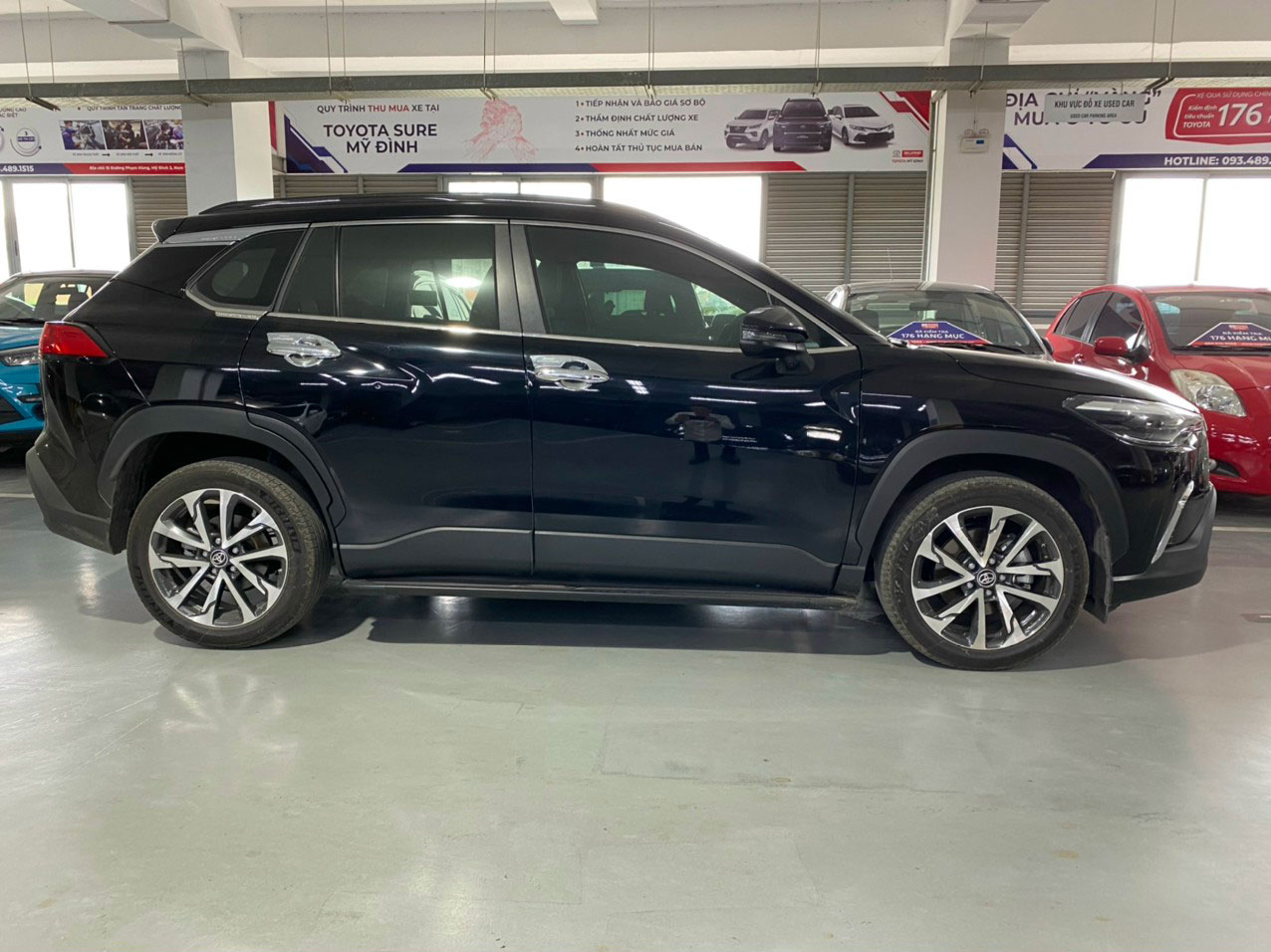 toyota-cross-2021-đen1