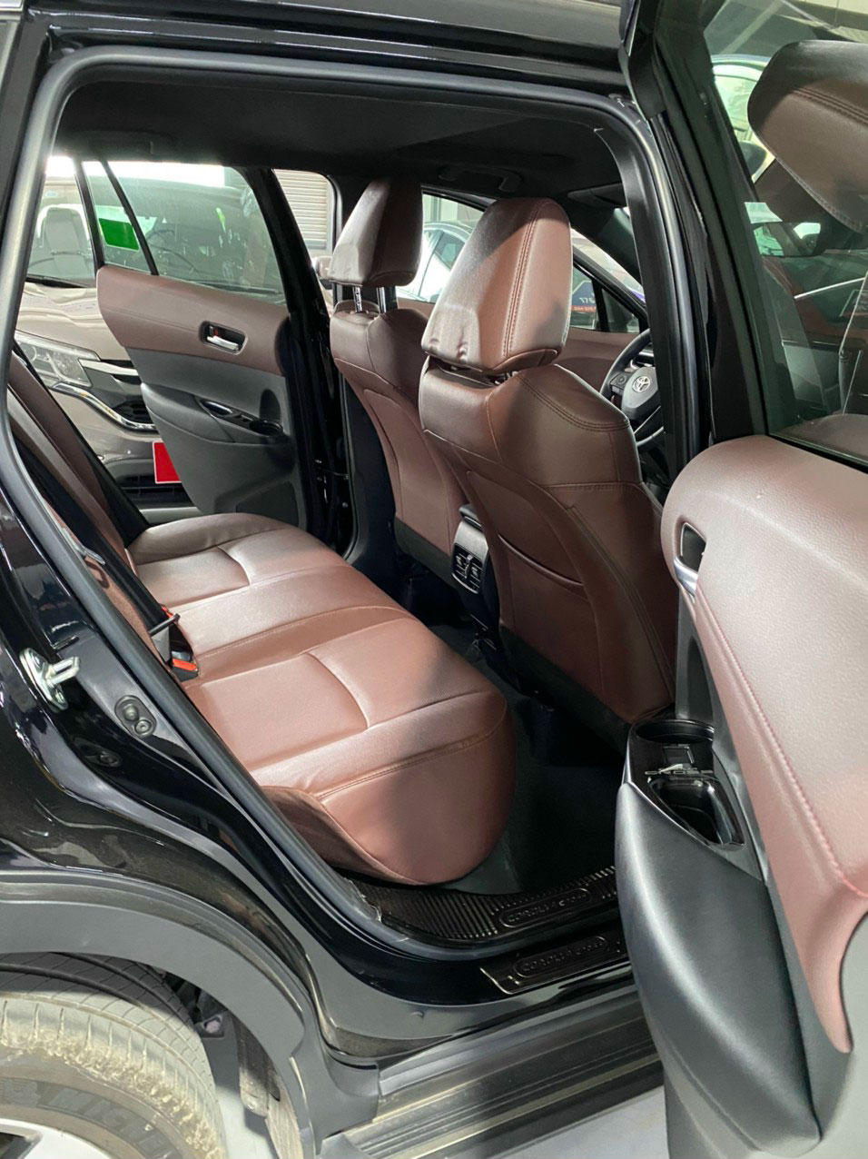 toyota-cross-2021-đen2