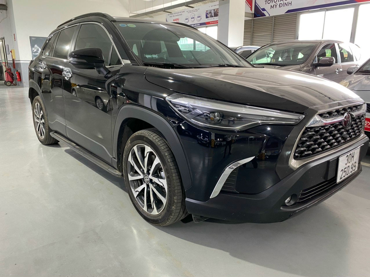 toyota-cross-2021-đen3