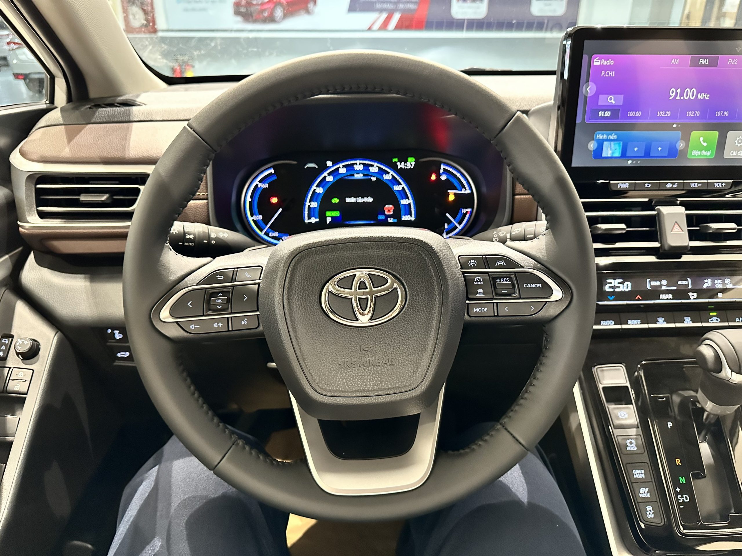 Toyota Innova Cross 16 Toyota innova cross hoan toan moi 2 scaled